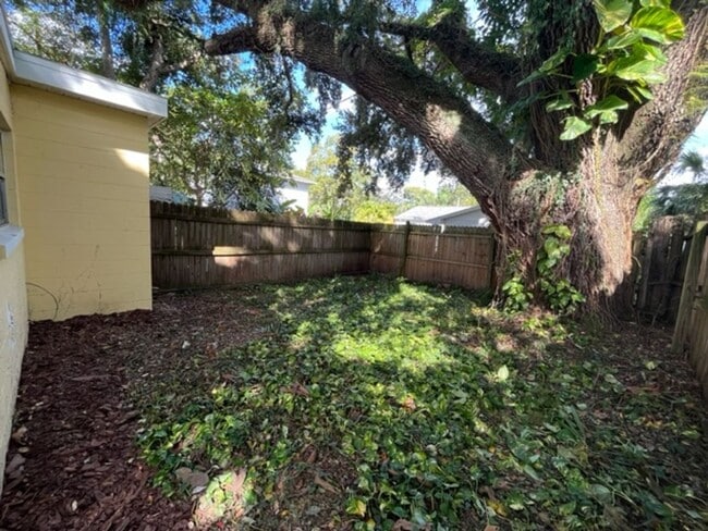 1427 Virginia Dr in Orlando, FL - Building Photo - Building Photo