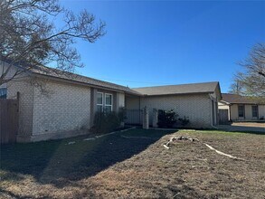 11601 Gungrove Cir in Austin, TX - Building Photo - Building Photo