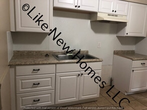 3702 Ivanhoe Ave in Flint, MI - Foto de edificio - Building Photo