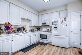 10159 Elgin Way in Linton Hall, VA - Building Photo - Building Photo