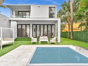 3010 Alton Rd in Miami Beach, FL - Building Photo - Building Photo