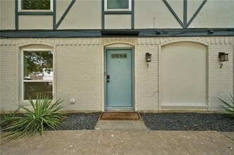3511 Alpine Cir in Austin, TX - Foto de edificio - Building Photo