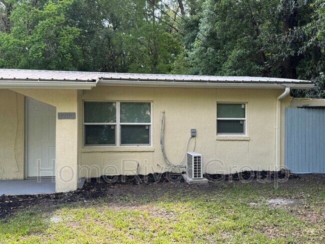 5757 Antoinette Ln in Jacksonville, FL - Building Photo - Building Photo