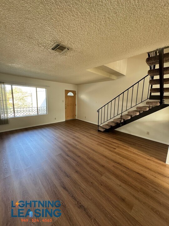 4737 Orion Ave in Los Angeles, CA - Building Photo