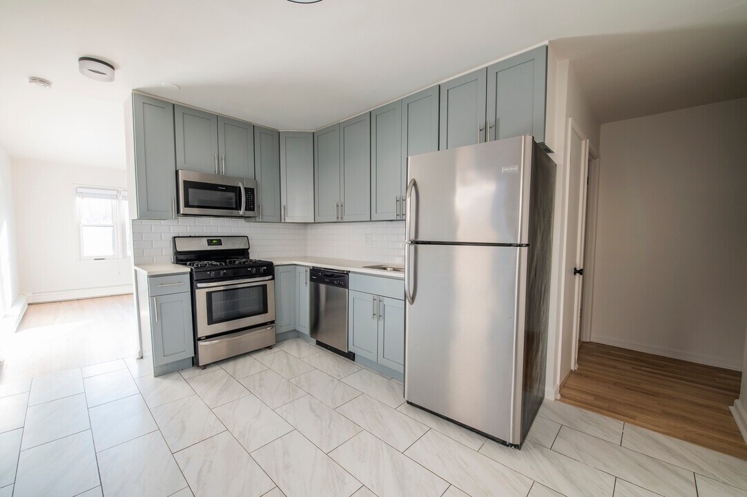 4882 N Ashland Ave in Chicago, IL - Building Photo