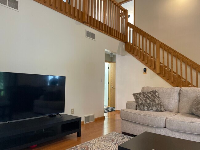 14 Byars Cir in Madison, WI - Foto de edificio - Building Photo