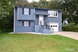 60 Central Blvd in Groton, CT - Building Photo