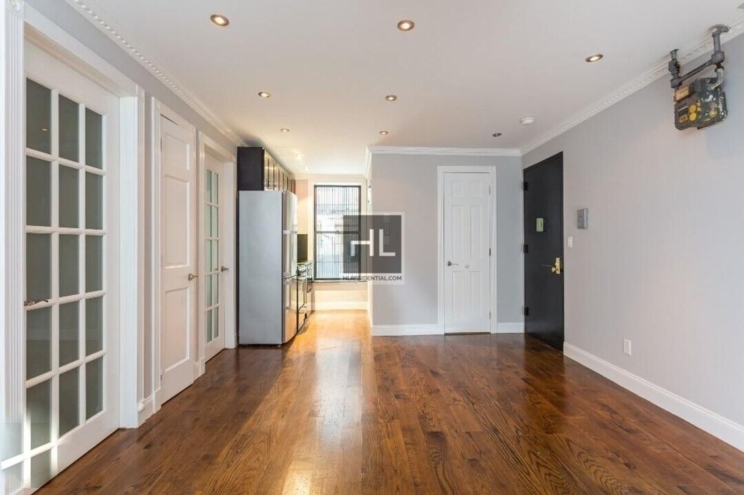 AVE A in New York, NY - Building Photo