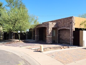 7726 E Kimsey Ln in Scottsdale, AZ - Building Photo - Building Photo