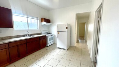 2343 Market St in Oakland, CA - Building Photo - Building Photo