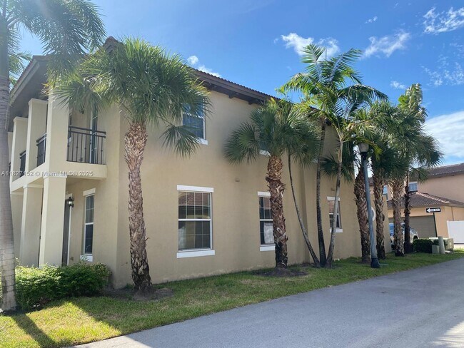 14664 SW 14th St in Pembroke Pines, FL - Building Photo - Building Photo
