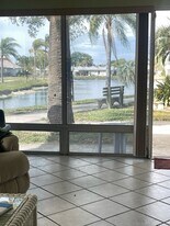 4326 Tahitian Gardens Cir, Unit 14E in Holiday, FL - Building Photo