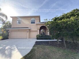 13075 Peregrin Cir, Unit 036 in Bradenton, FL - Building Photo