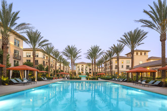 Westview at Irvine Spectrum in Irvine, CA - Foto de edificio - Building Photo