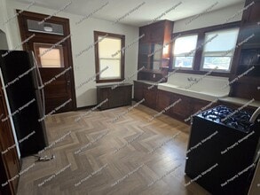 2033 Wespark Ave in Whiting, IN - Building Photo - Building Photo