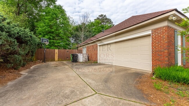 9230 Garrett Creek Dr in Columbus, GA - Building Photo - Building Photo