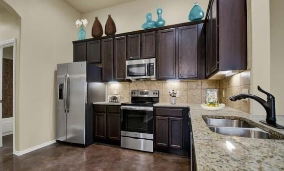 339 Emma Dr in Canyon Lake, TX - Building Photo - Building Photo