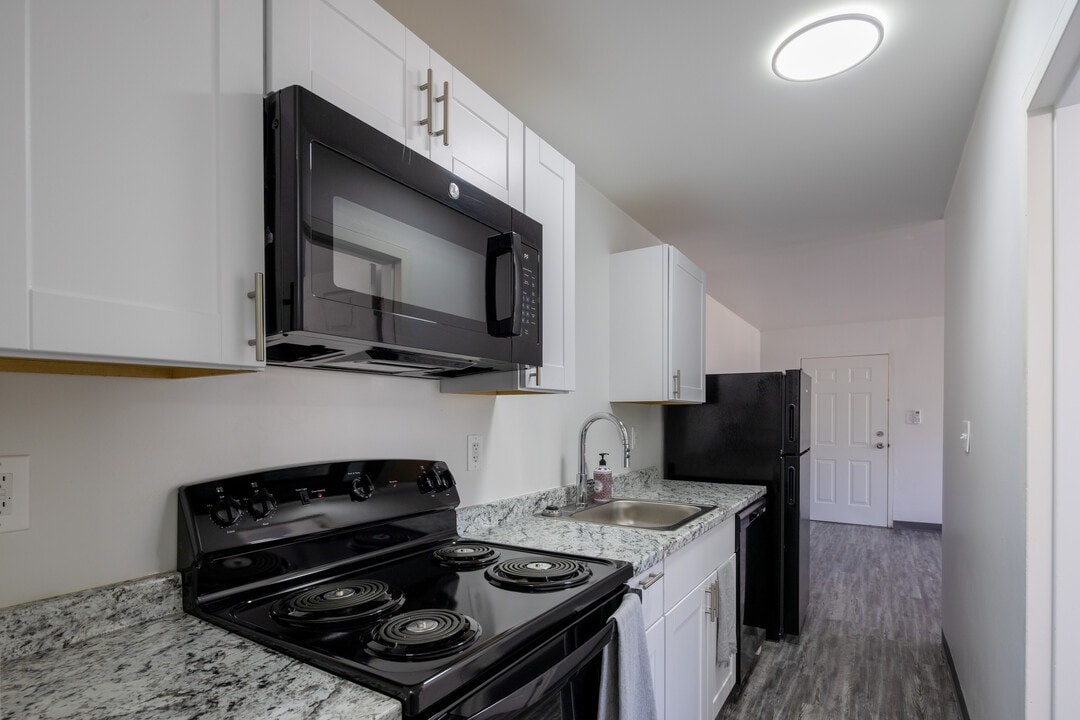 West Liberty Point in Rantoul, IL - Building Photo