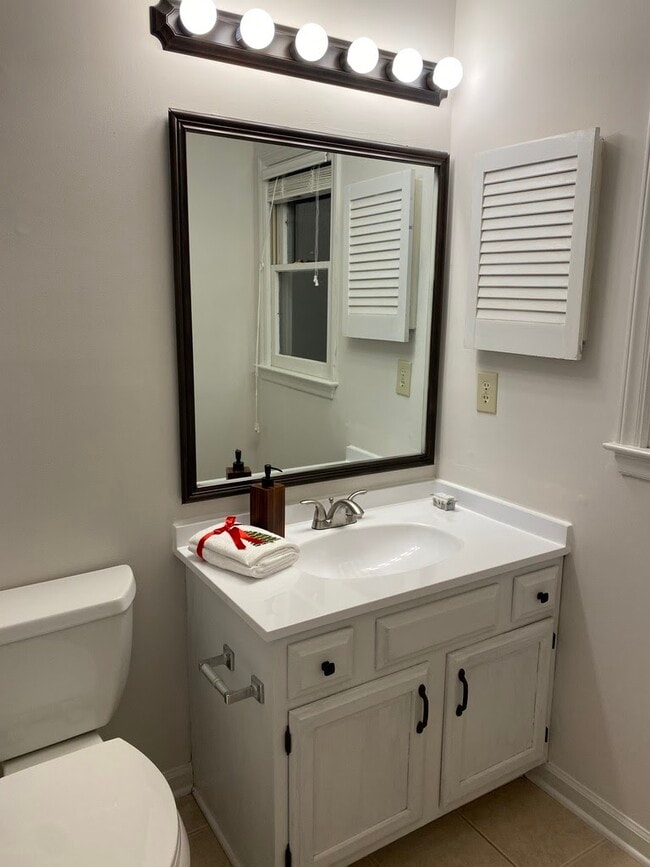 118 W Skyhawk Dr in Cary, NC - Building Photo - Building Photo