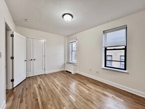 105 Pinehurst Ave in New York, NY - Building Photo - Building Photo