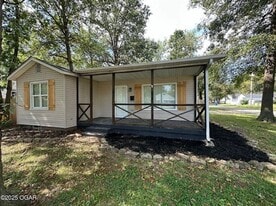 927 K St NW in Miami, OK - Building Photo