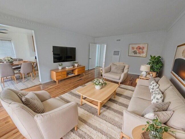 property at 6860 De Longpre Ave