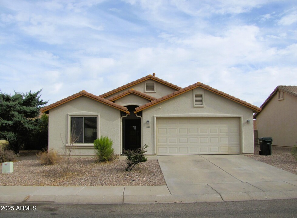 1611 Ironmaster St in Sierra Vista, AZ - Building Photo
