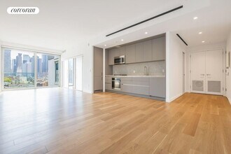 547 W 47th St in New York, NY - Building Photo - Building Photo
