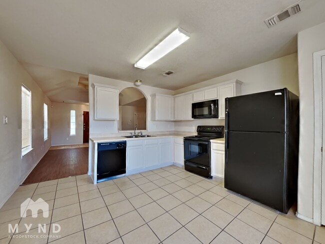 6539 Estes Flats in San Antonio, TX - Building Photo - Building Photo