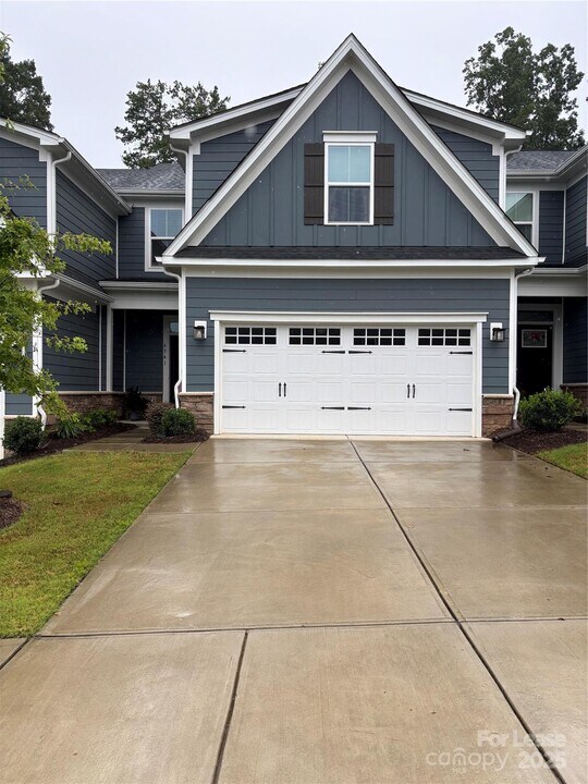 6341 Ashton Pk Dr in Denver, NC - Foto de edificio