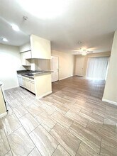 717 Richcrest Dr in Houston, TX - Building Photo - Building Photo