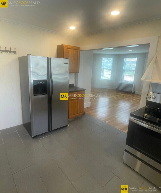 49 Sharon St in Waltham, MA - Building Photo - Building Photo