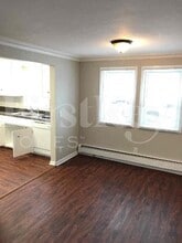 2032 Bethesda Blvd in Zion, IL - Foto de edificio - Building Photo