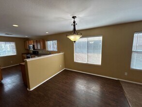 15446 W Mercer Ln in Surprise, AZ - Building Photo - Building Photo