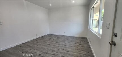 8424 Beechwood Ave in South Gate, CA - Foto de edificio - Building Photo