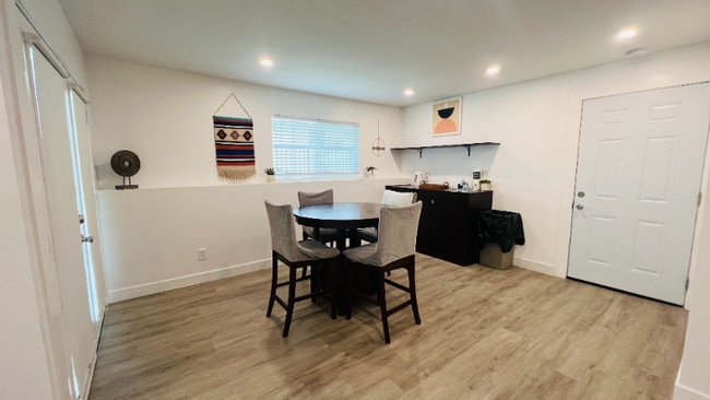 25348 Rick Way in Hayward, CA - Foto de edificio - Building Photo