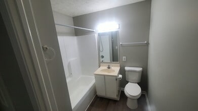 41 Pine Dr in Martinsville, IN - Building Photo - Building Photo