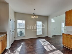 5045 Prosperity Ridge Rd in Charlotte, NC - Foto de edificio - Building Photo