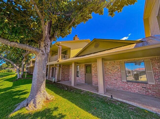 412 Short Circuit in Horseshoe Bay, TX - Building Photo - Building Photo