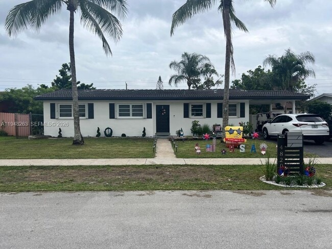 4820 SW 11th Ct in Plantation, FL - Building Photo - Building Photo