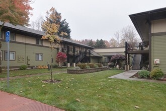 30125 SW Brown Rd in Wilsonville, OR - Foto de edificio - Building Photo