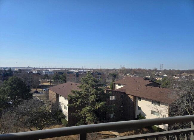 655 Perrie Dr in Elk Grove Village, IL - Building Photo - Building Photo