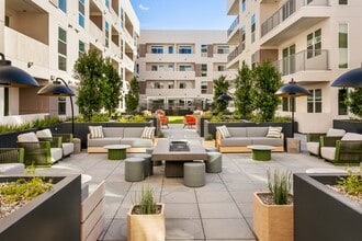 Ragsdale in Phoenix, AZ - Building Photo - Building Photo