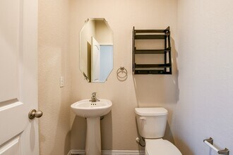 16744 Lonely Pines Dr in Conroe, TX - Building Photo - Building Photo