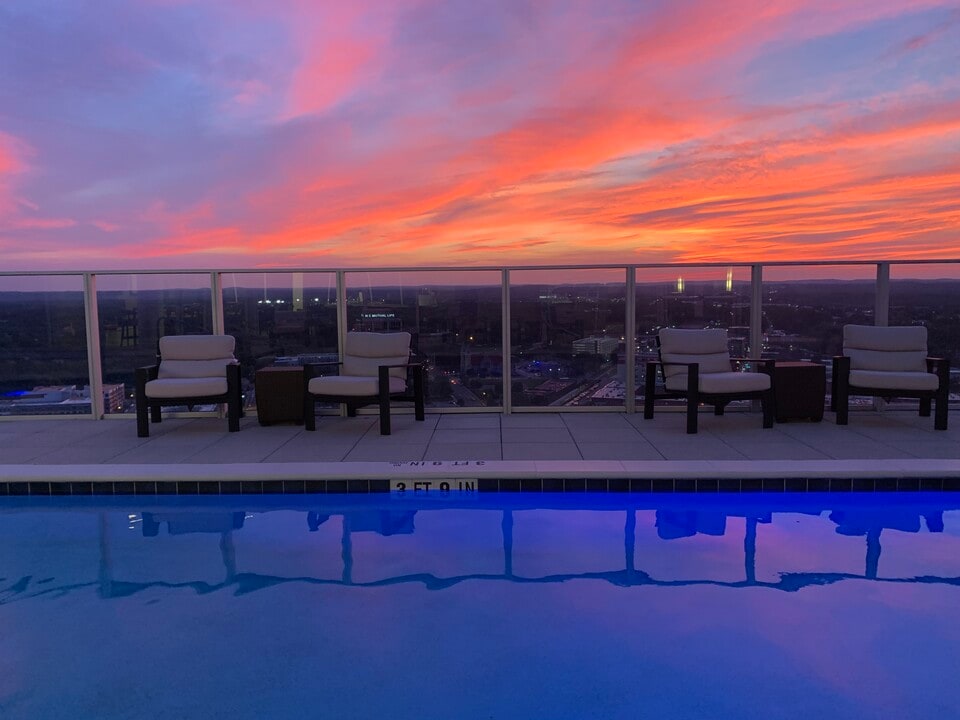 110 Corcoran, Unit 2108 in Durham, NC - Foto de edificio