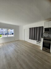 6844 Abbott Ave in Miami Beach, FL - Building Photo - Building Photo