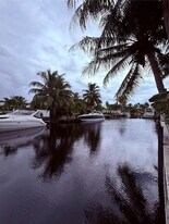 2524 Key Largo Ln in Fort Lauderdale, FL - Building Photo