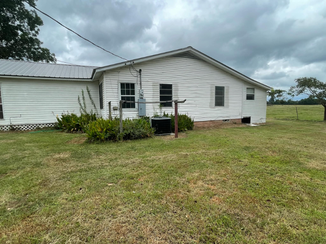 21918 TX-77 in Marietta, TX - Foto de edificio - Building Photo