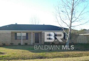 83 Mayfair Ln in Loxley, AL - Building Photo