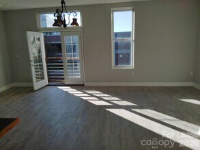 141 W Main Ave in Gastonia, NC - Building Photo - Building Photo